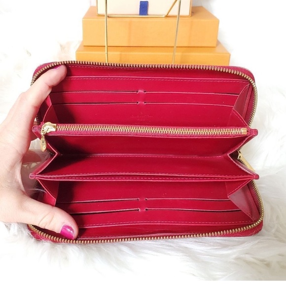 Louis Vuitton Vernis Zippy Wallet - Picture 9 of 12